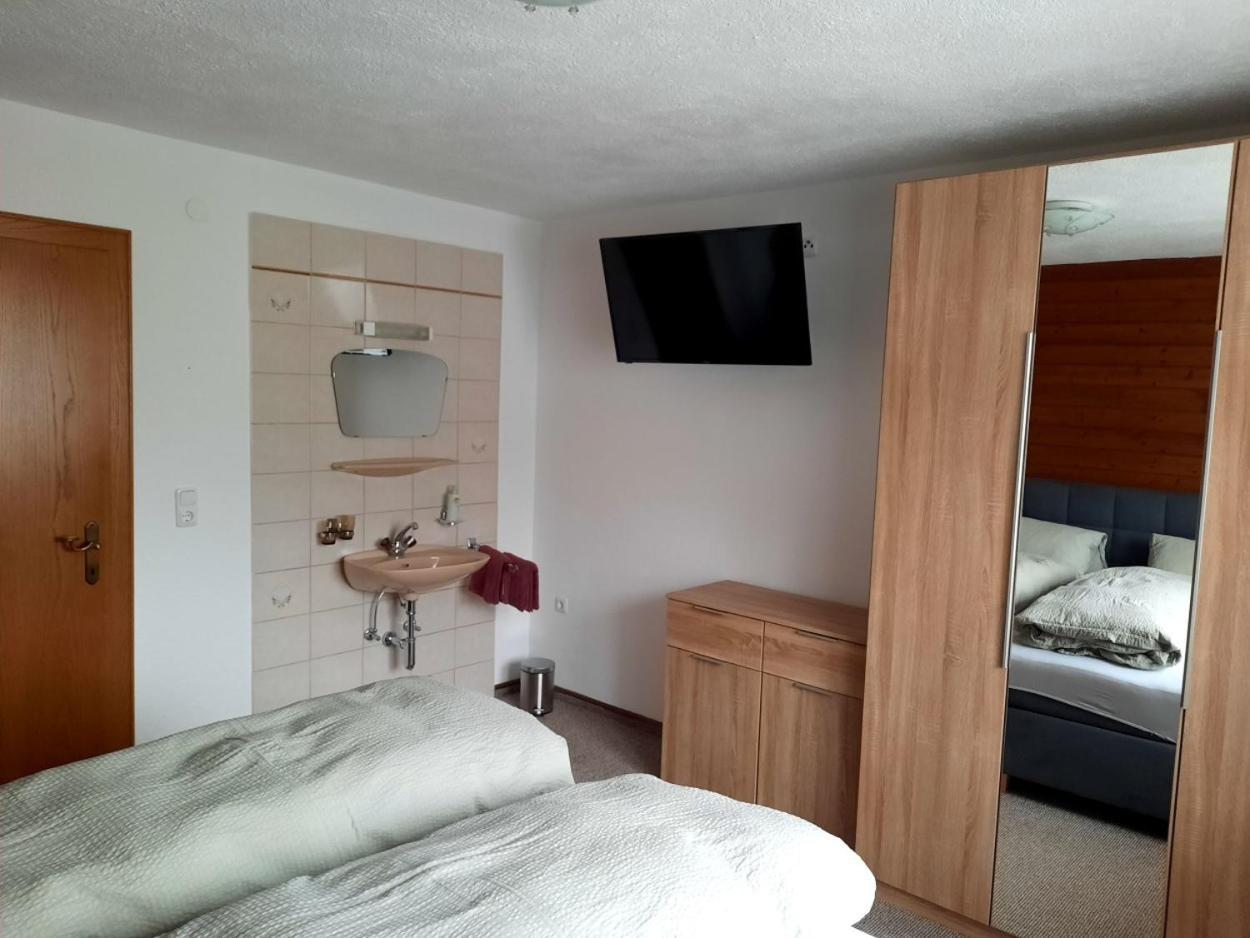 Haus Renate Apartment Lermoos Bagian luar foto